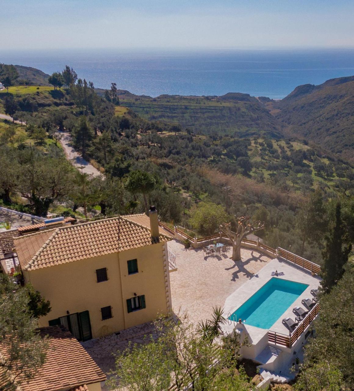 Villa Kanalos - Private Pool & Stunning Views, By Zantewize Каламакион Экстерьер фото